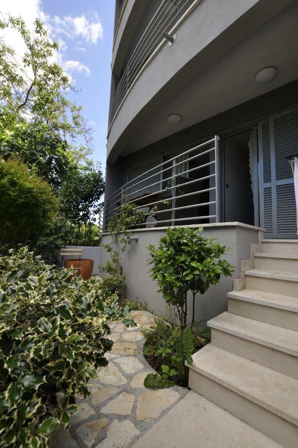 Alessia Apartments-Top Location And Garage Parking Rovigno Esterno foto